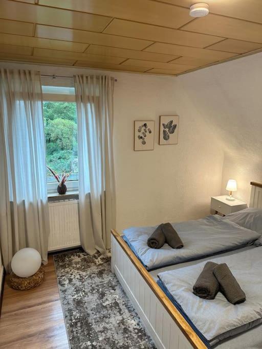 Gemuetliche Wohnung Naehe Alsfeld - Parkplatz Esterno foto